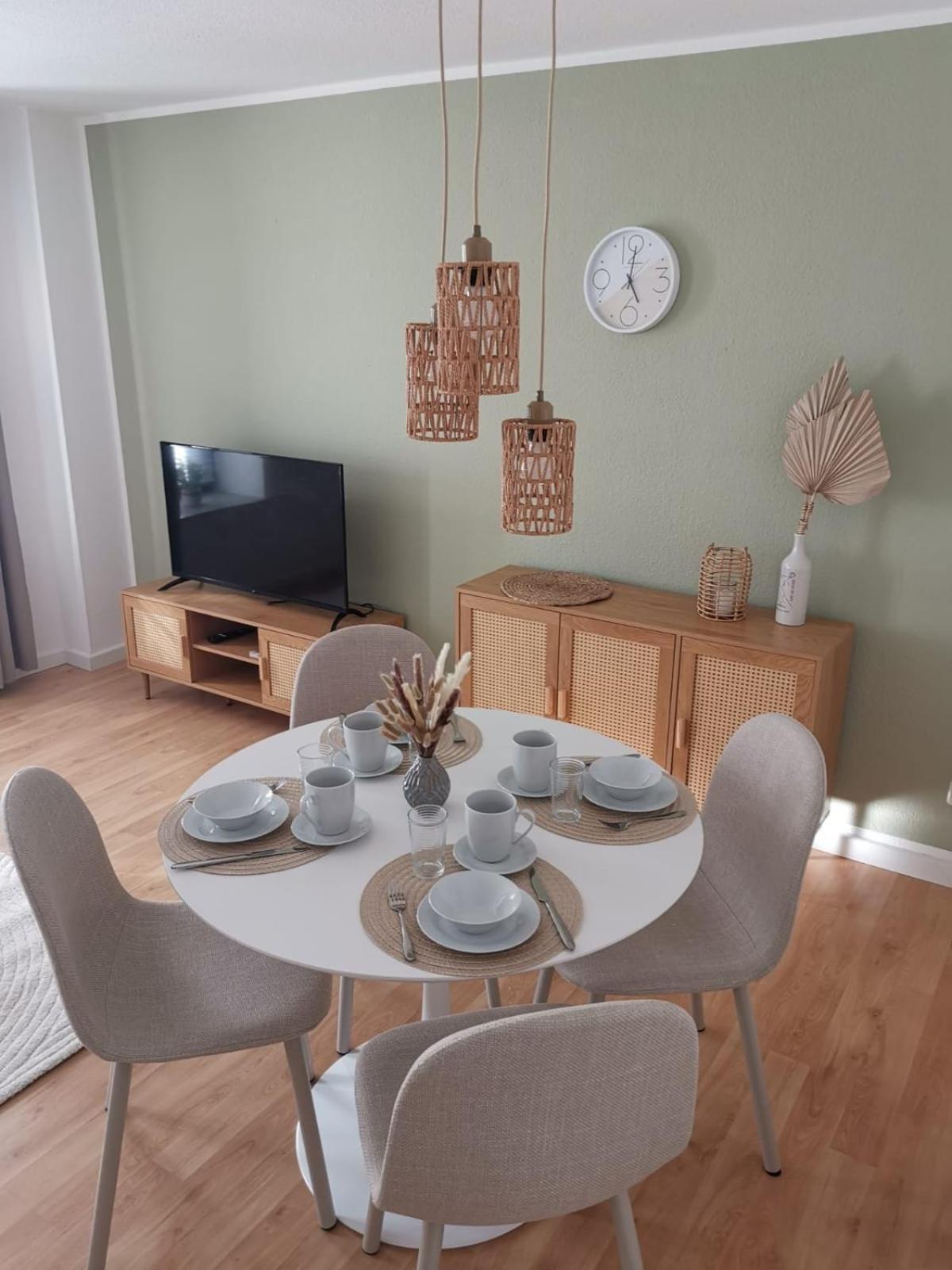City-Apartment Mit Parkplatz & Fahrradraum! Nur 300M Zum Stadthafen Σβερίν Εξωτερικό φωτογραφία